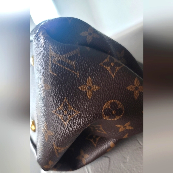 Authentic Louis Vuitton Pallas MM Monogram Canvas Black Leather Adjustable Strap - Picture 9 of 17